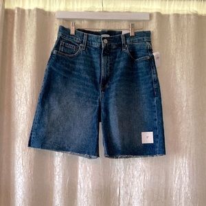 *NWT* Women’s Old Navy cutoff Jean shorts size 6 (7” inseam) high rise